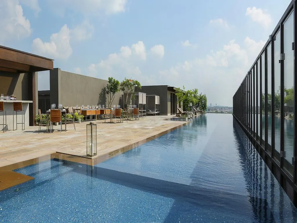Roseate House New Delhi Hotel